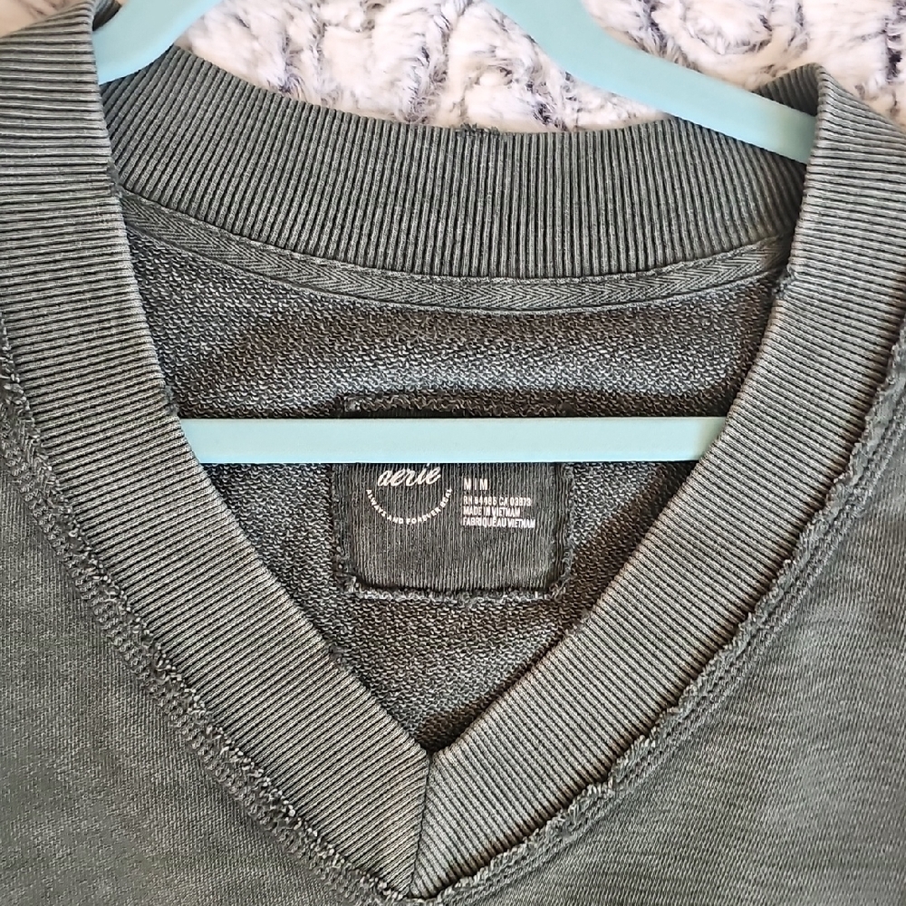 Aerie Forest Green Two Tone V-Neck Pullover-trendy,like New Condition! - Picture 3 of 8